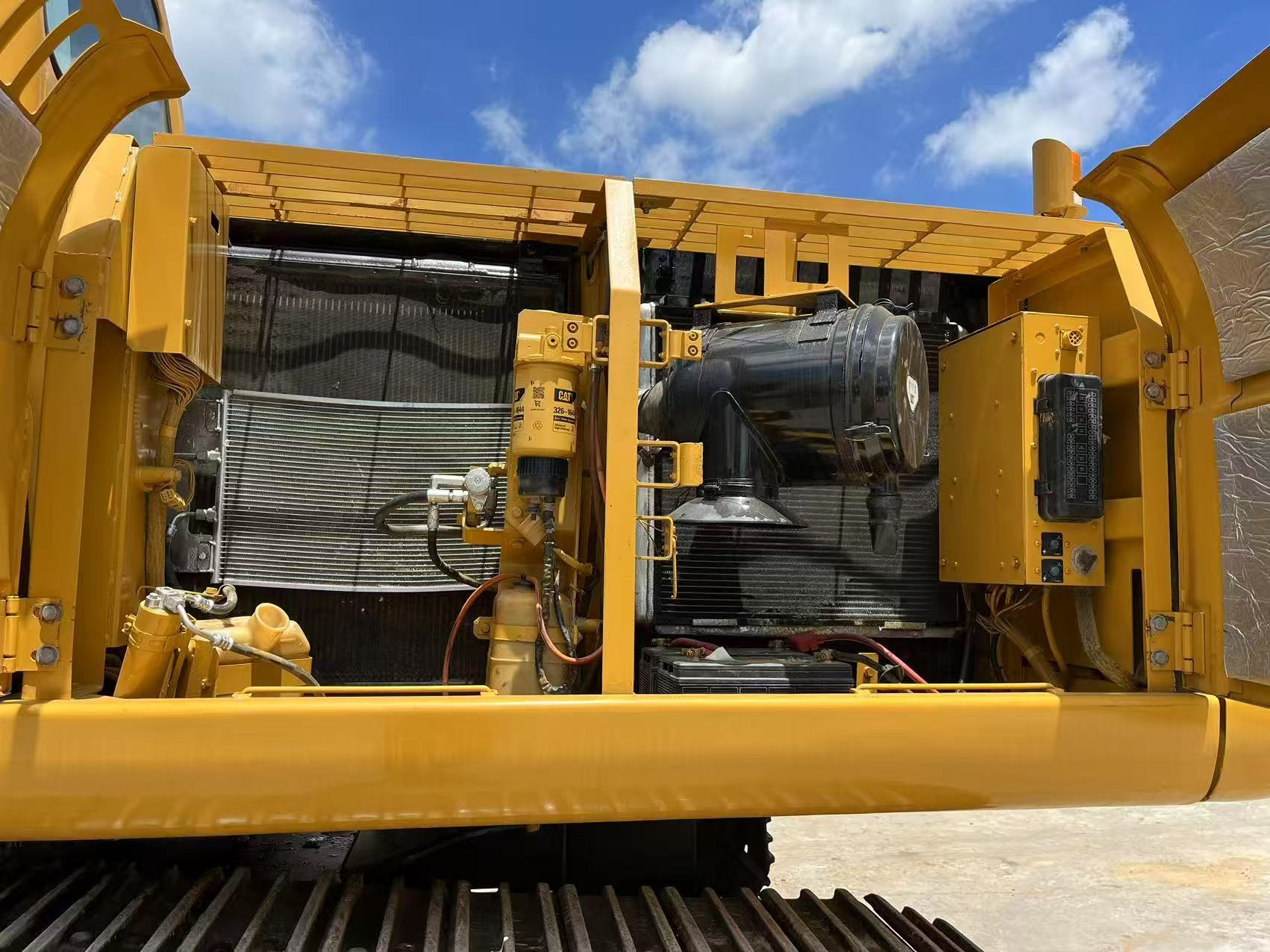 Used CAT 325CL Excavator Reliable Second-Hand Caterpillar 325CL With 9.6m Transport Length