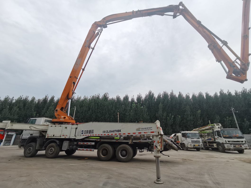 2013 Zoomlion 56m Used Concrete Pump Truck Spare Pipes