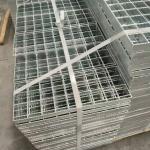 YB/T4001-2007 Standard Serrated Steel Grating 2-5mm Draining And Ventilating