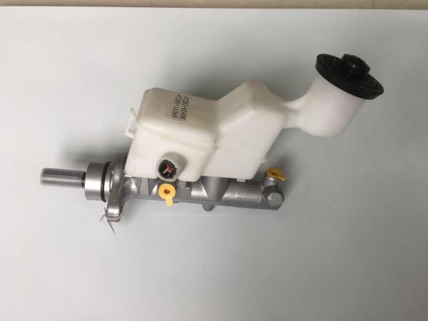 47201-02400 47201-1A360 PARTS NO# 47201-02400 4720102400 Brake master cylinder