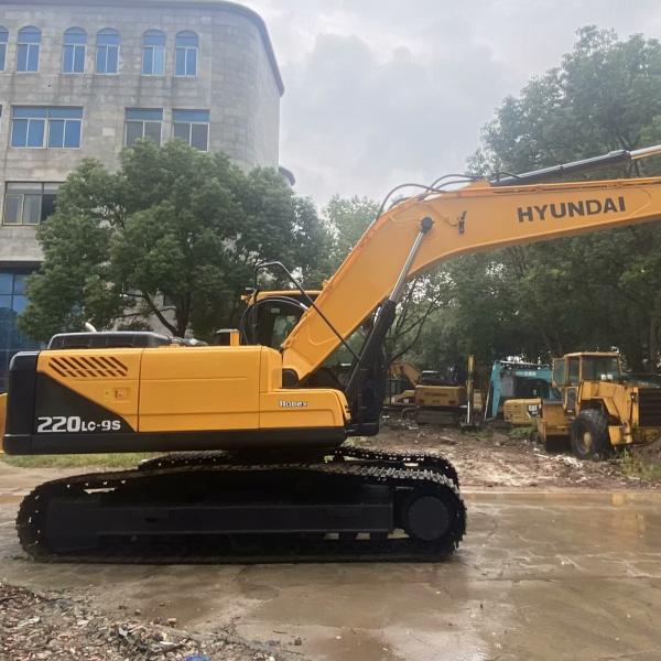 Buy cheap Used Yellow 2020 Original Hyundai 220lc-9s Crawler Excavator Digger from wholesalers