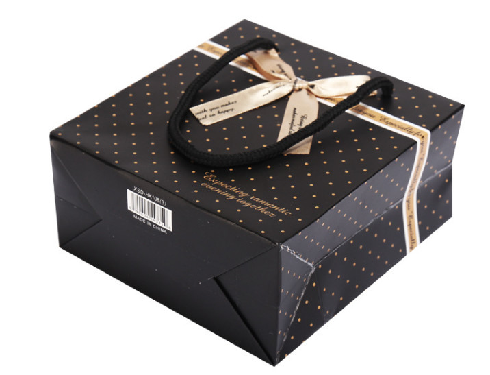 Chinese Factory Sales Korean Black Spotted Gift Bags Paper Bags Handbags Bags Gift Bags