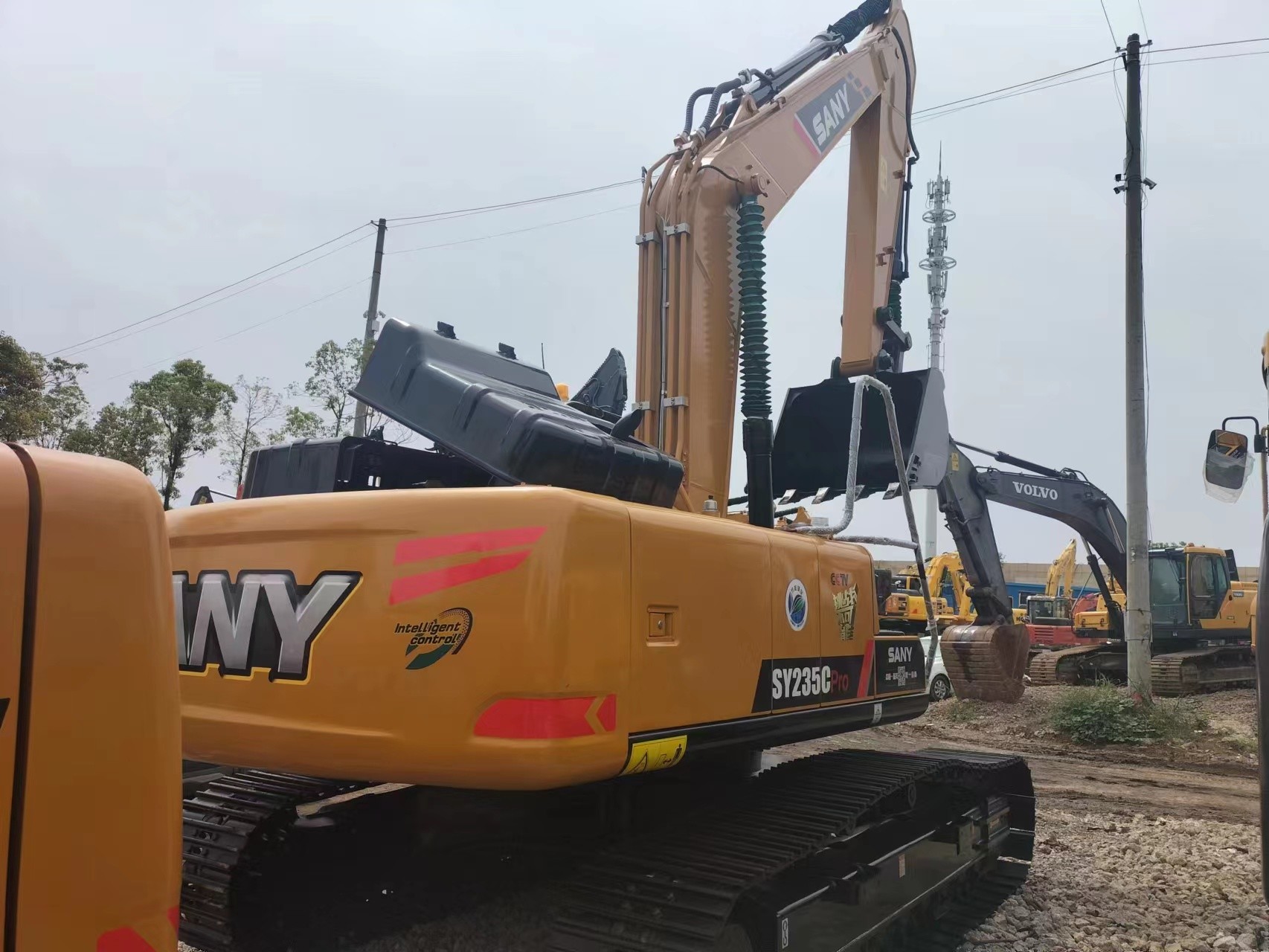 Used SANY Digger SY235C Secondhand 23.5on Medium Type Crawler Excavator