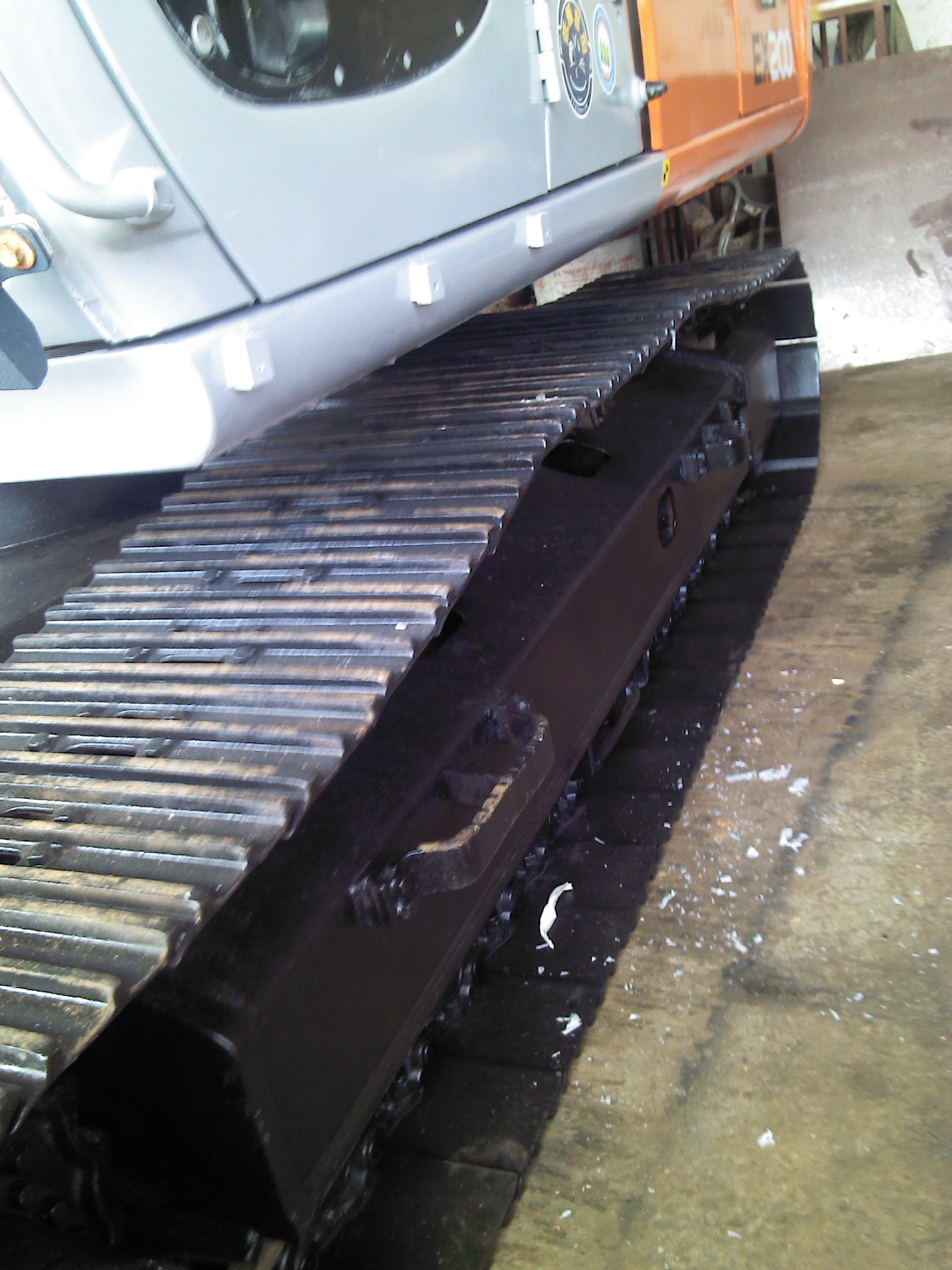 0.8 cbm japan excavator used hitachi ex200-5 crawler excavator for sale