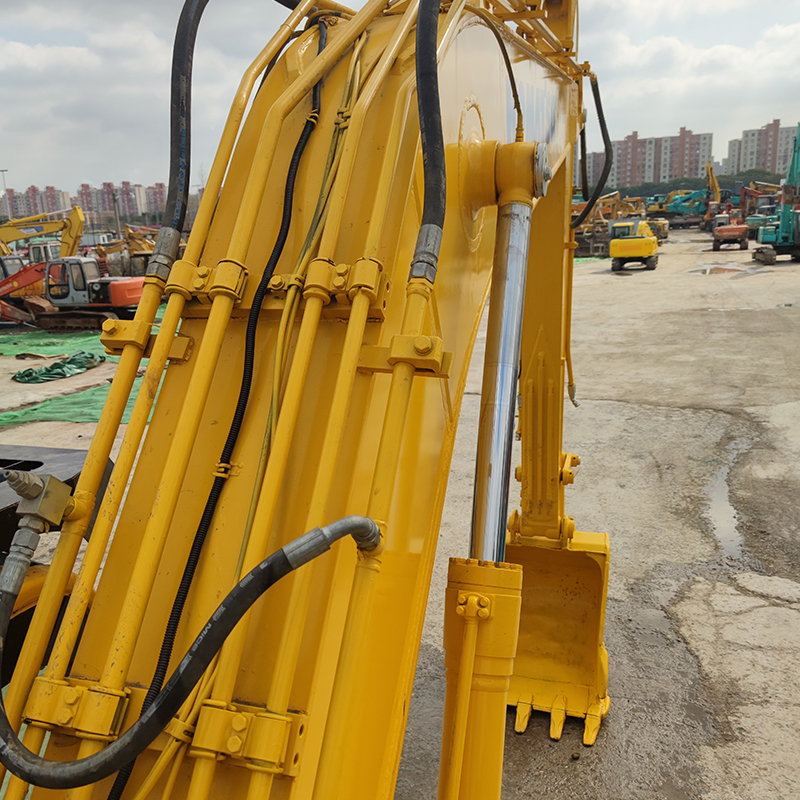 Japan 30 ton second-hand hydraulic excavator Komatsu PC300-8MO