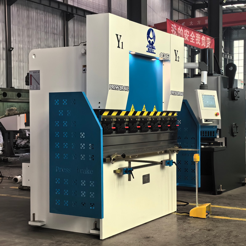 Hydraulic Press Brakes 2000mm Worktable Servo Press Brake CNC Sheet Metal Bending