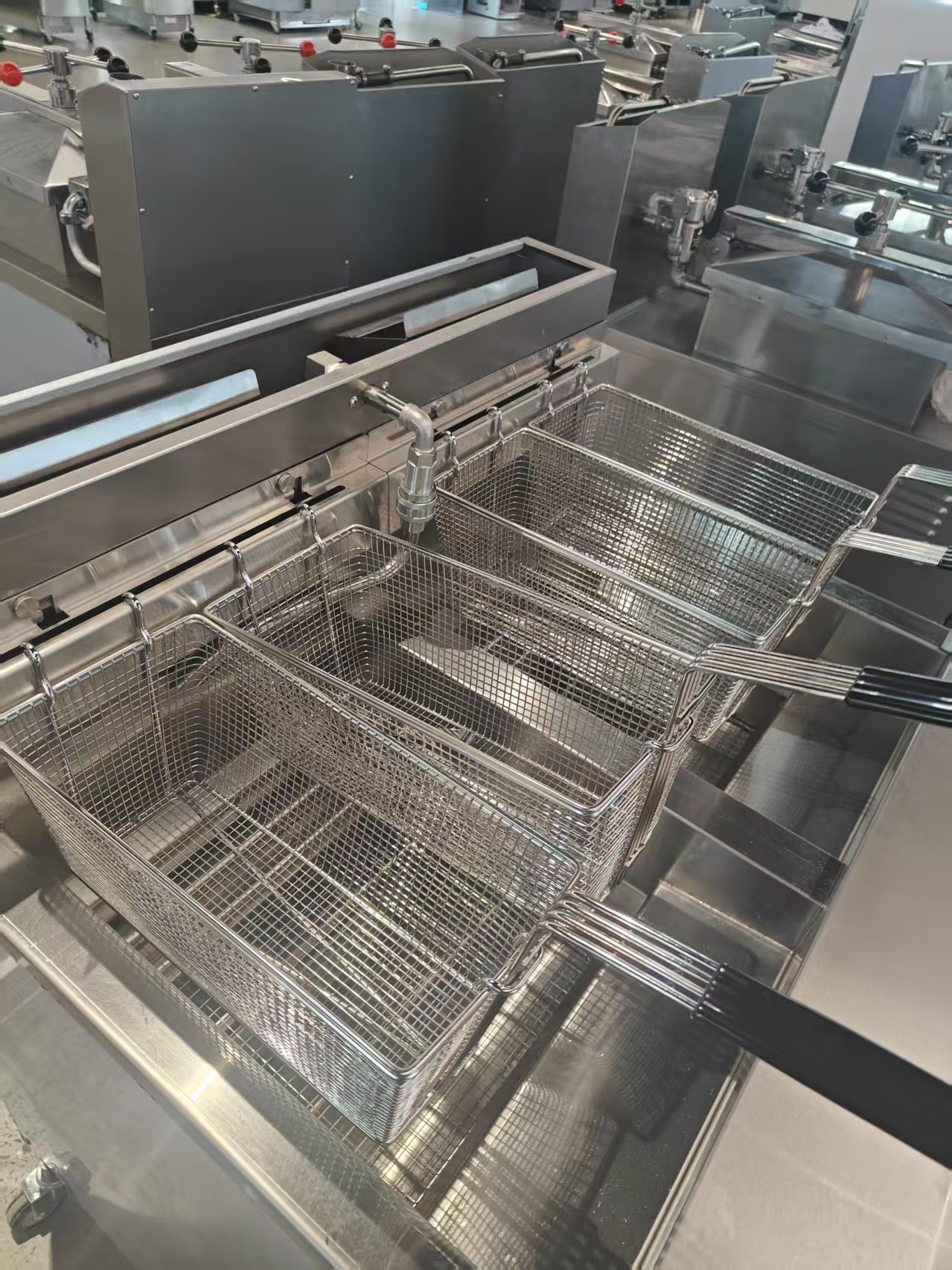 LPG Gas Natural gas Double Tanks Four Baskets Digital Panel gas Chips Open Fryer