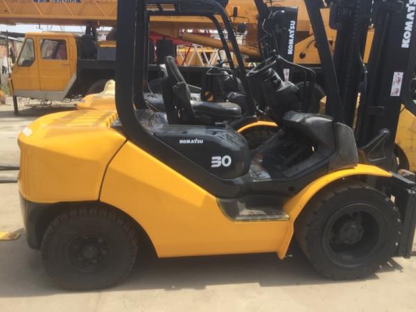 Quality Komatsu second-hand 3 ton forklift three msat for sale