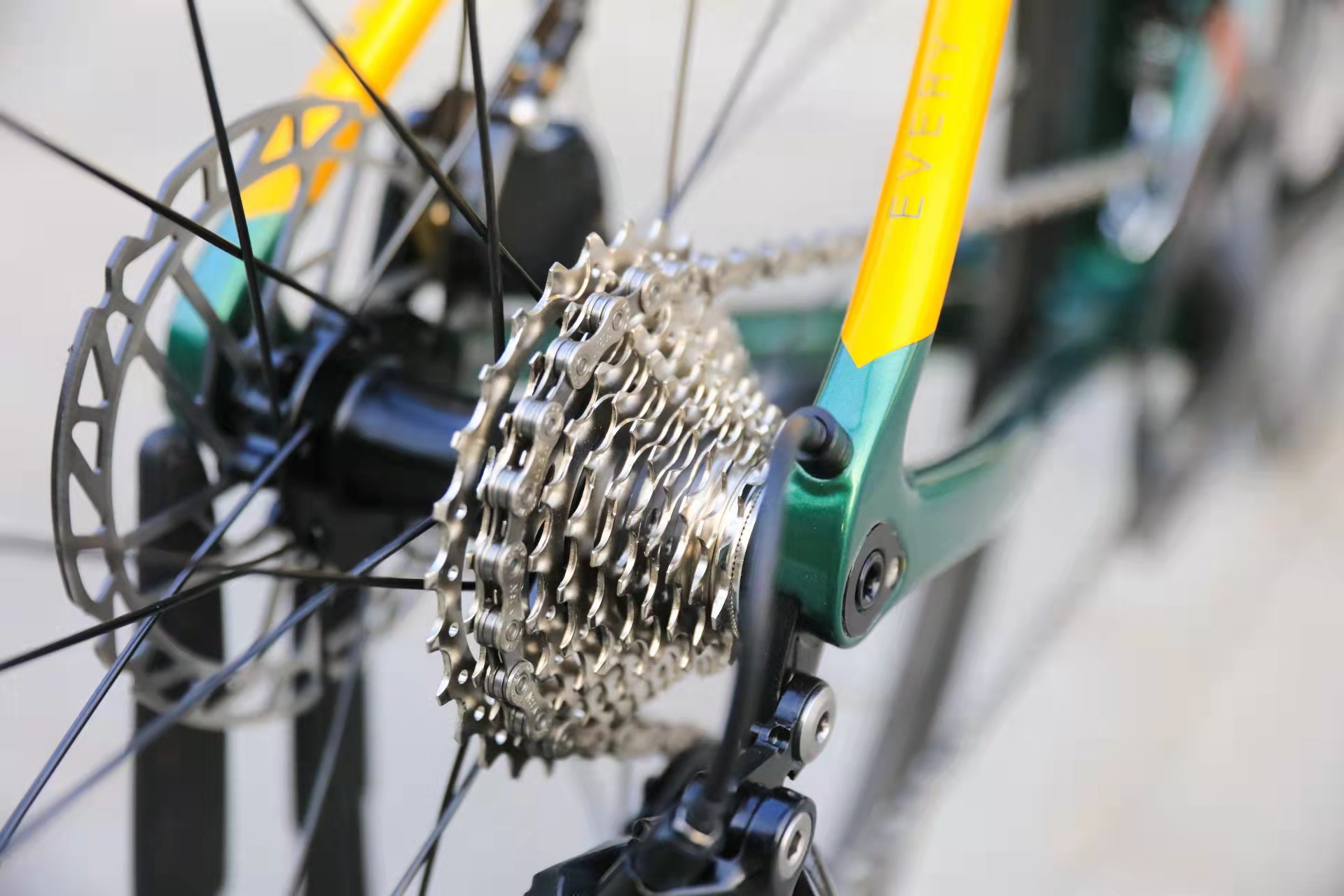 Carbon Fibre Hard Frame Road Bike For Adults And Speed Lovers