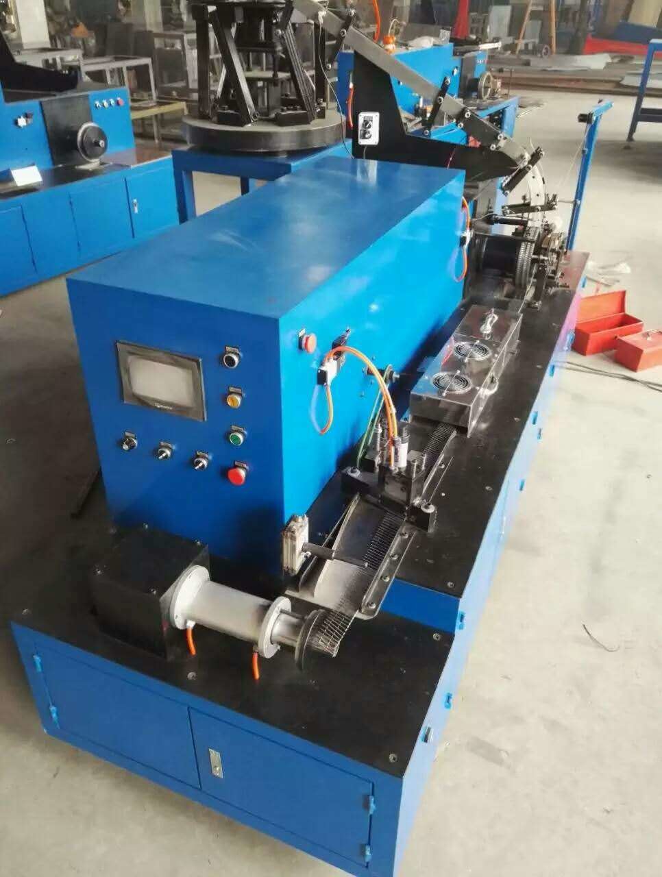 Supply Screw Rolling Machine with 750mm Vibrating Plate Best Price