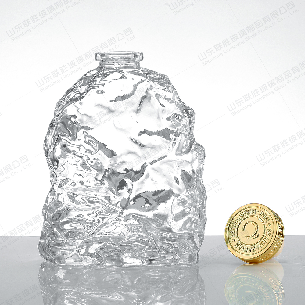 Custom Size Accepted Crystal Whiskey Brandy Decanter with Gold Glass Bottle Cap