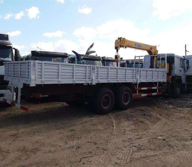 SQ5SK3Q 5 Ton Cargo Boom Truck Crane / Xcmg Truck Mounted Crane