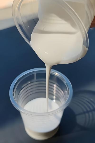 Buy cheap ISO9001 Styrene Acrylic Emulsion For Packaging Industry To Improve The Adhesion Of Inks from wholesalers