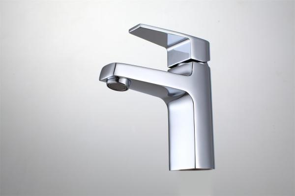 Buy cheap Square Basin Faucets with Ceramic Cartridge , Single Hole Deck Mounted Bathtub Taps from wholesalers
