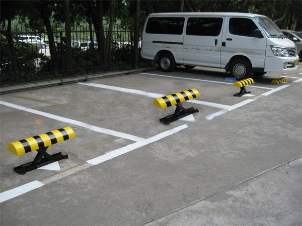 OEM / ODM Parking Space Lock Parking Guidance System With DC12V Battery