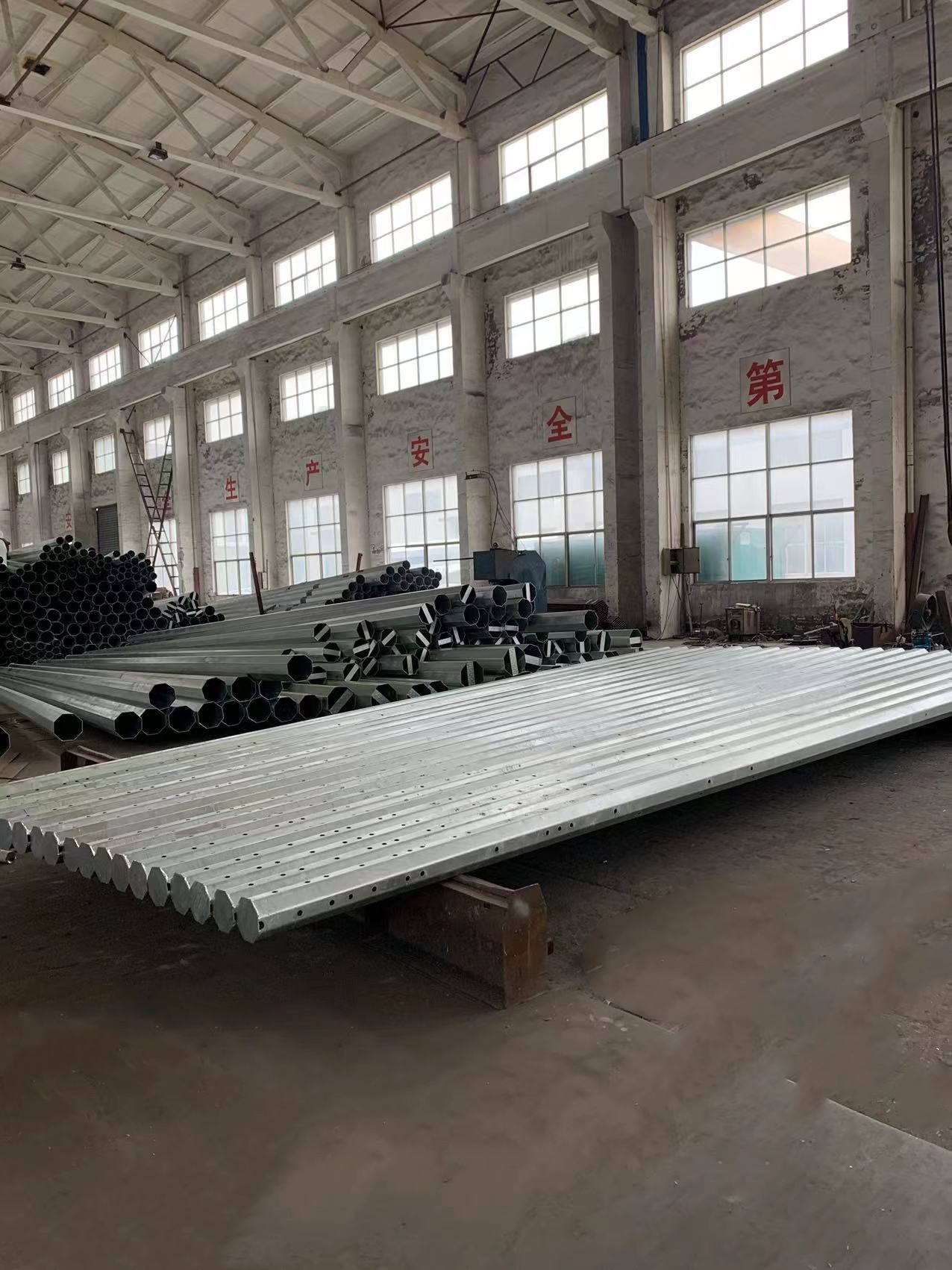 50 years Life Time Square Metal Pole , High strength low alloy structural steel light pole