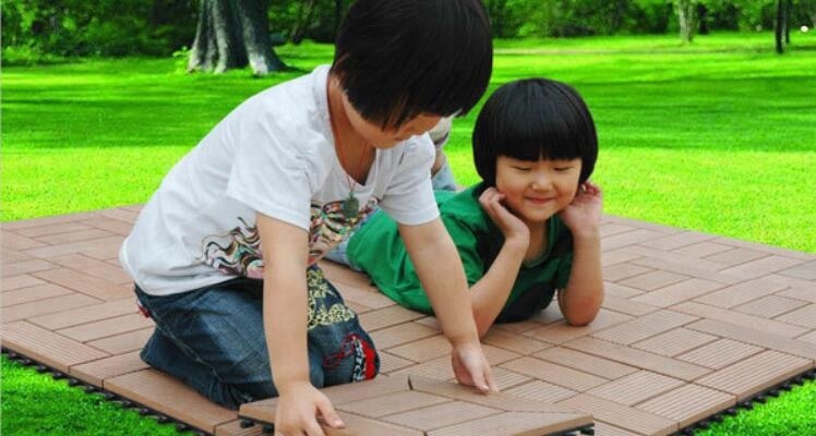 DIY Outdoor PVC Decking Co-extruded WPC Square Pool Deck Tiles for Plastic-Based Design
