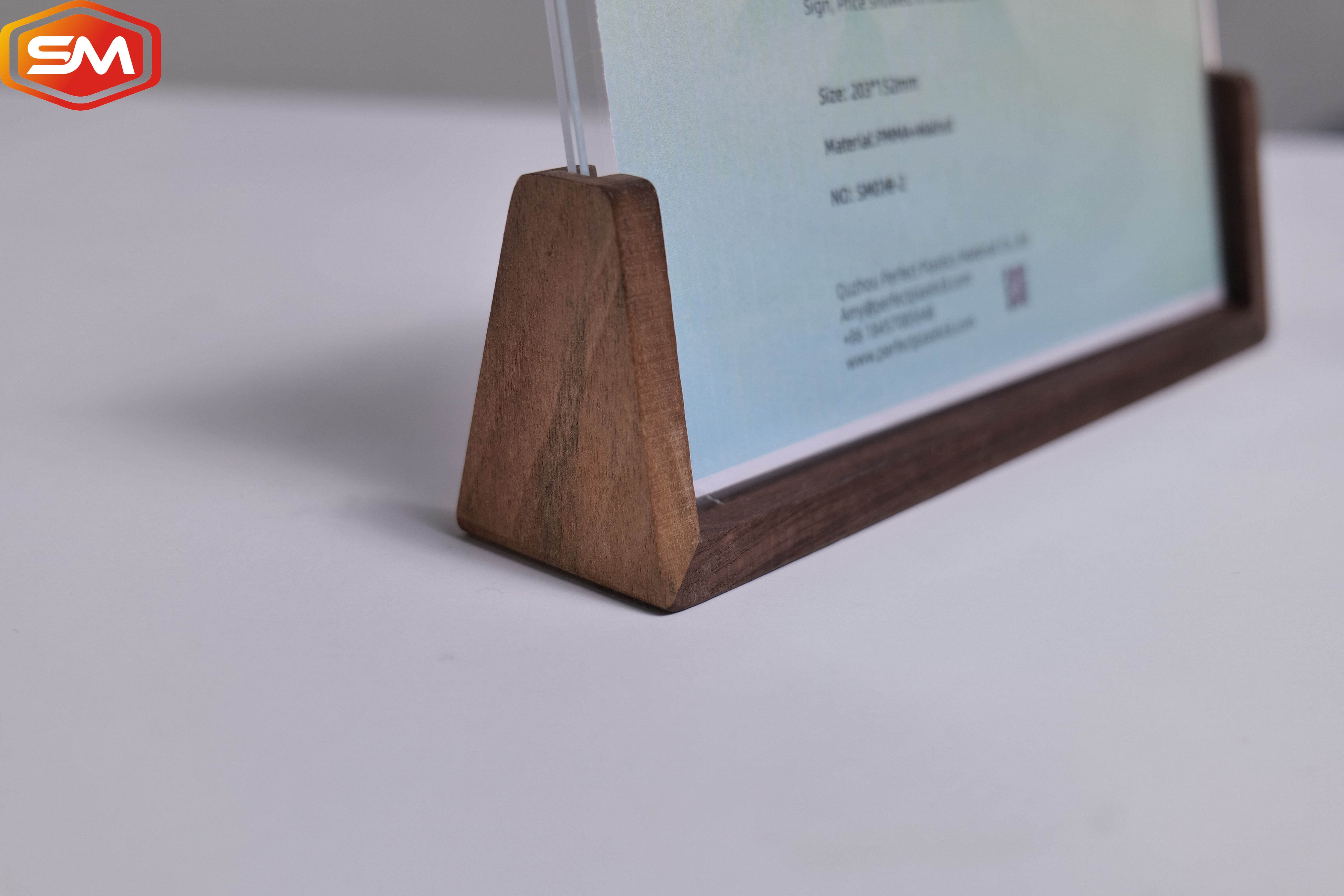 Multi Size Walnut Picture Holder U Shape Stand Acrylic Photo Frame With Wood Base