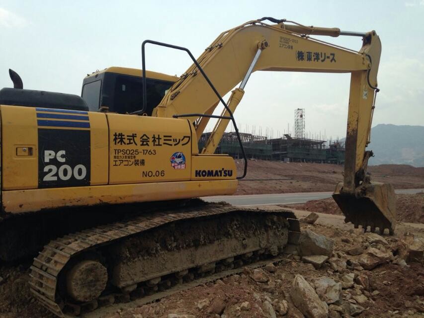 New Paint Second Hand Earth Moving Equipment Komatsu PC200 7 With 6 Cylinders