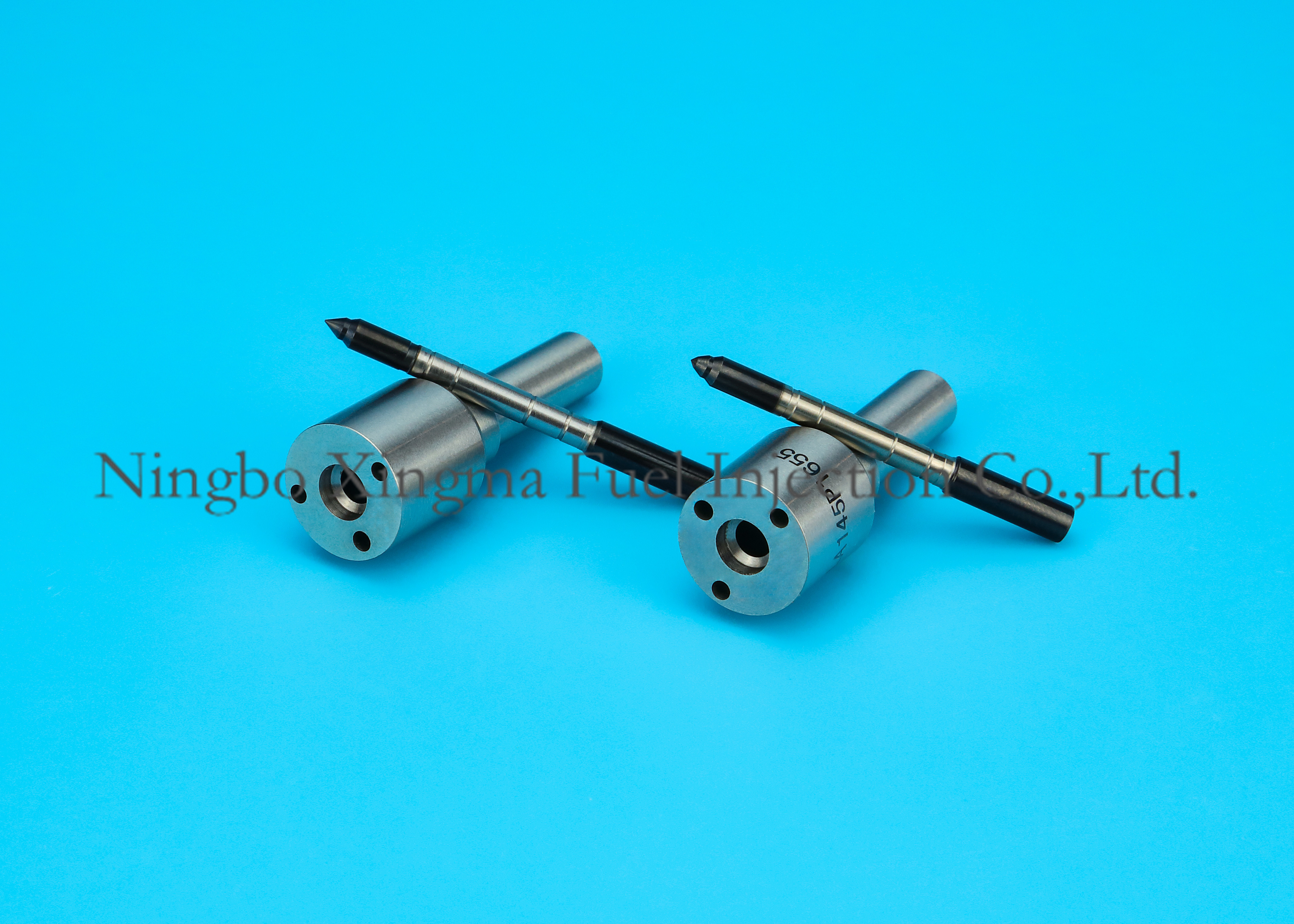 Common Rail Fuel Bosch Injector Nozzles Kubota Engine Spare Parts High Precision
