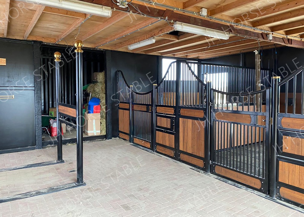 Free Standing Oem Horse Stable Box Powder Coating Iron Tube Frame