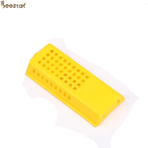 Buy cheap Beekeeping Queen Rearing Bamboo And Plastic Queen Bee Rearing Cage from wholesalers