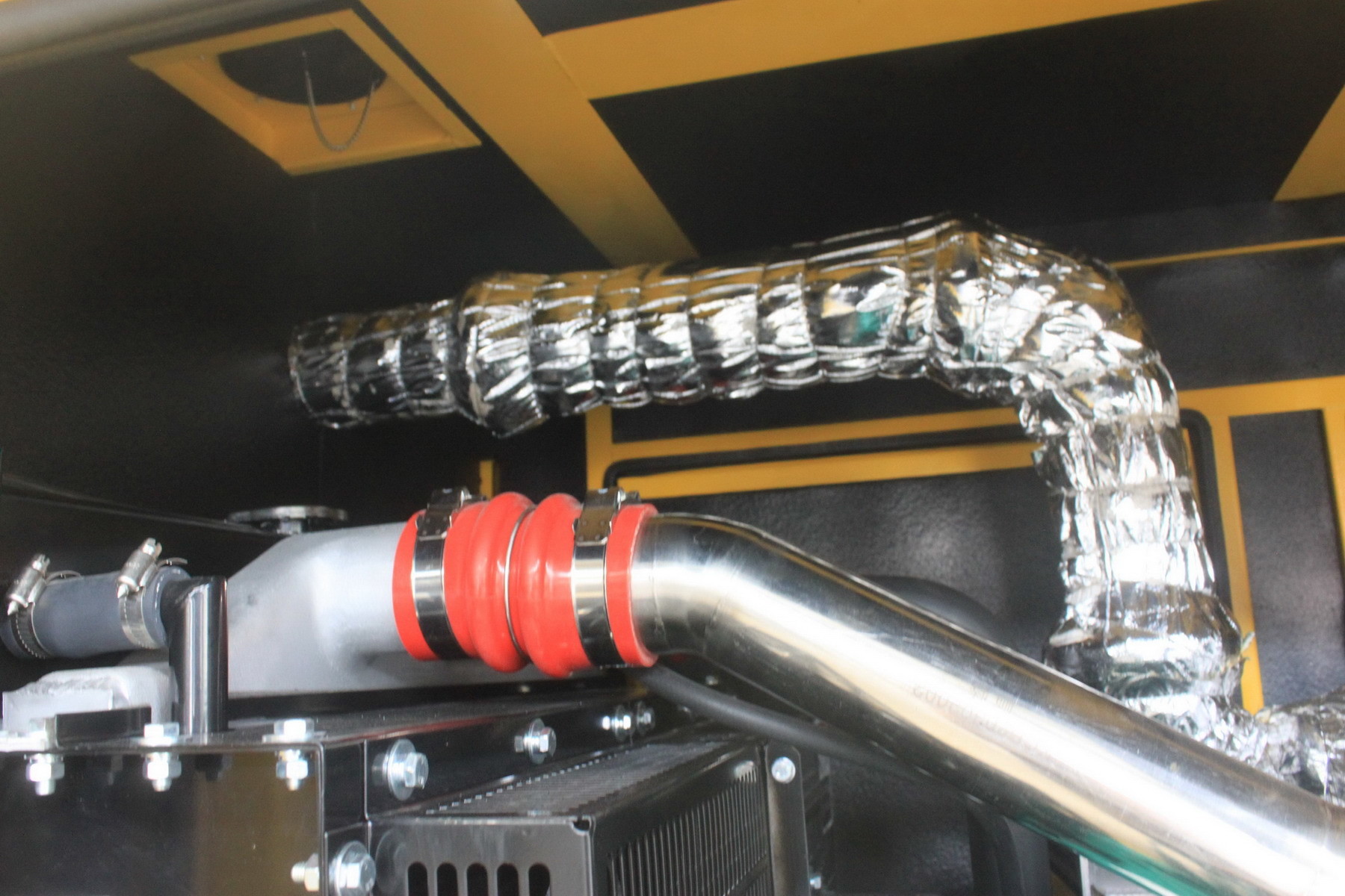 Fuelless Super Silent Cummins Diesel Generator Set 250kw 6LTAA9.5-G1