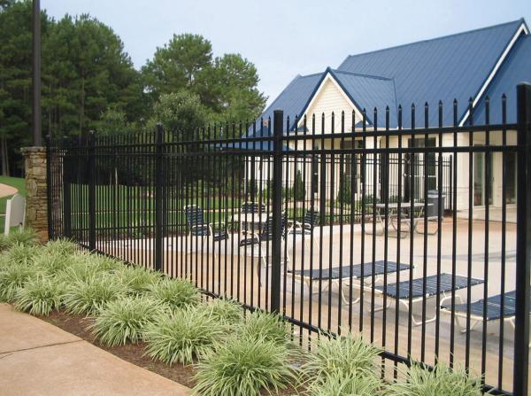 Powder Coated Steel Wall Fence Galvanized PVC Coated Black Iron Fencing for