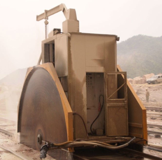 Double Blades Granite Mining Machine