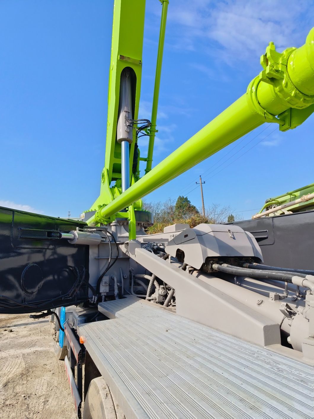 Used Mercedes-Benz Truck Used by Zoomlion&prime;s 52-Meter Concrete Pump Truck