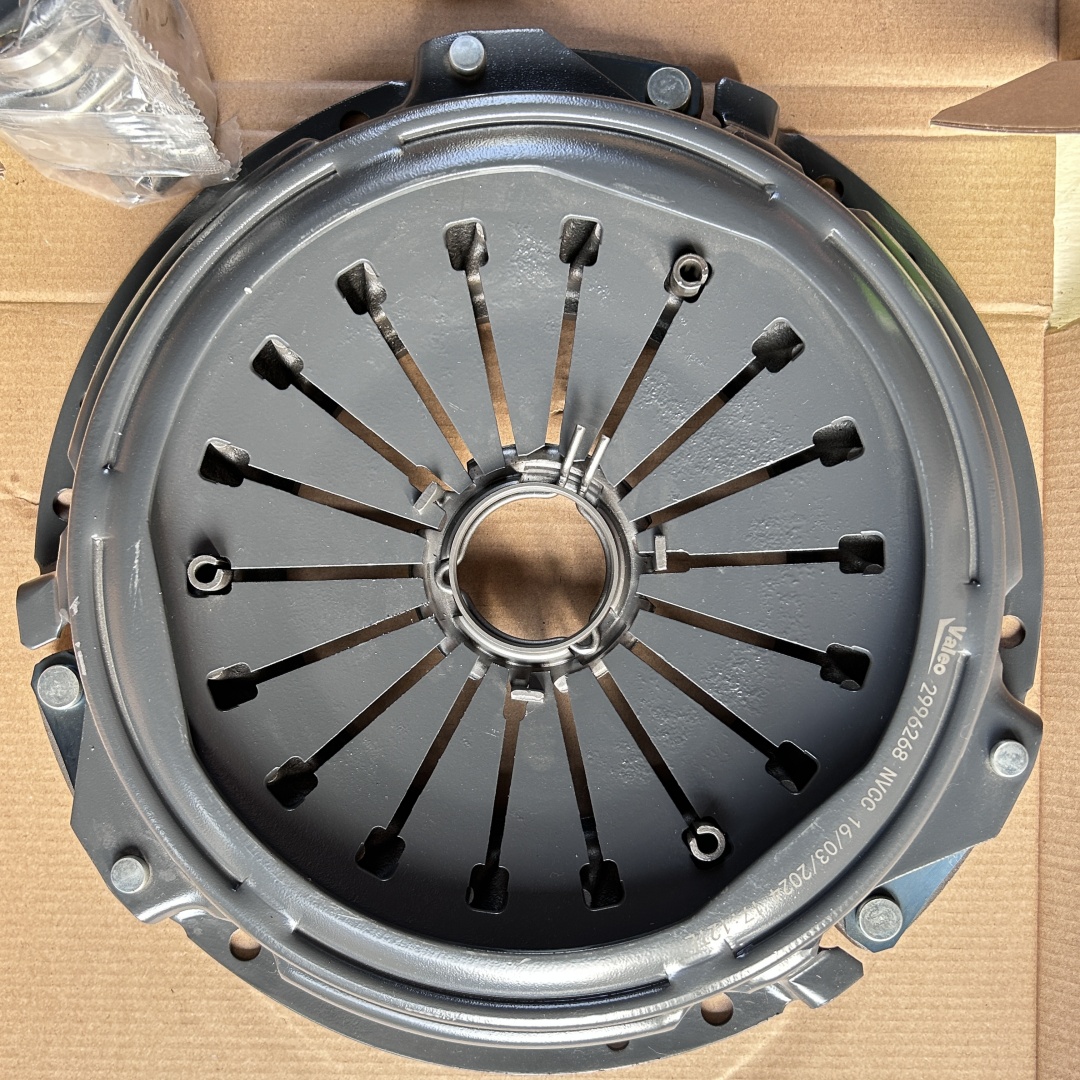 Truck Model VOLVO Truck Spare Parts Clutch Pressure Plate 5001868260 2996268 for Iveco