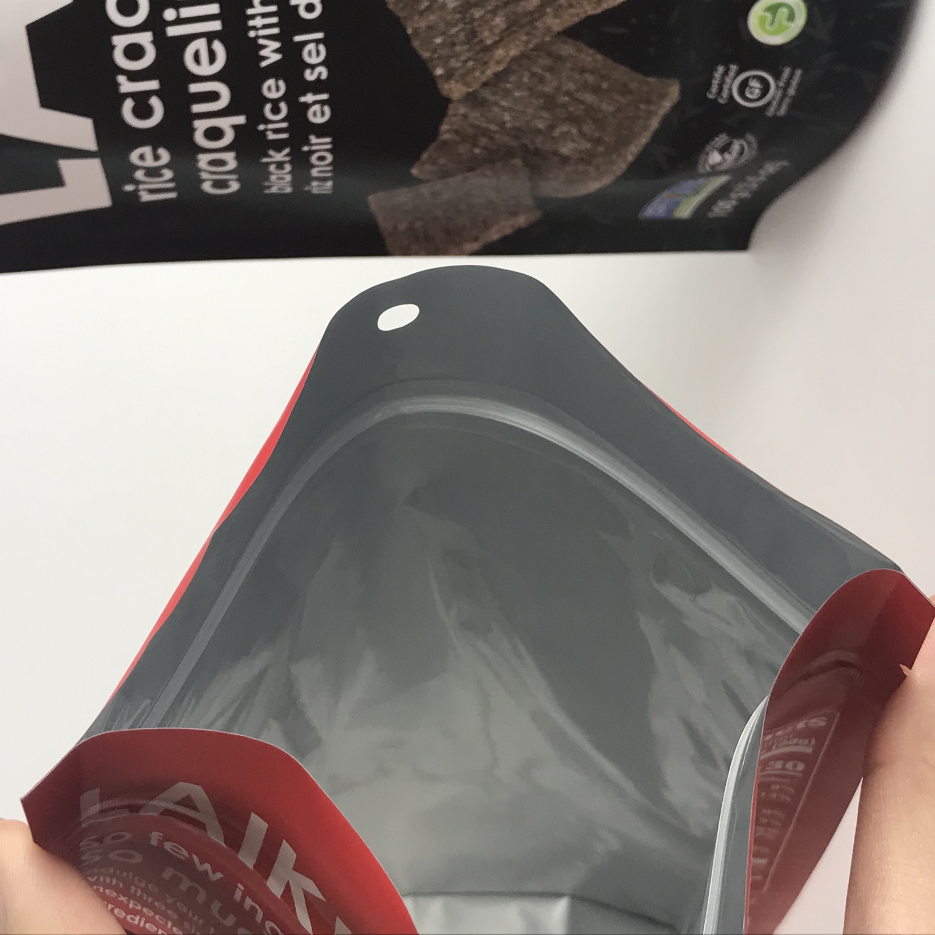 Hot Sale Food Grade Plastic Bags Custom Printed Stand Up Zipper Bags for Crackers Resealable Snack Packaging Bags