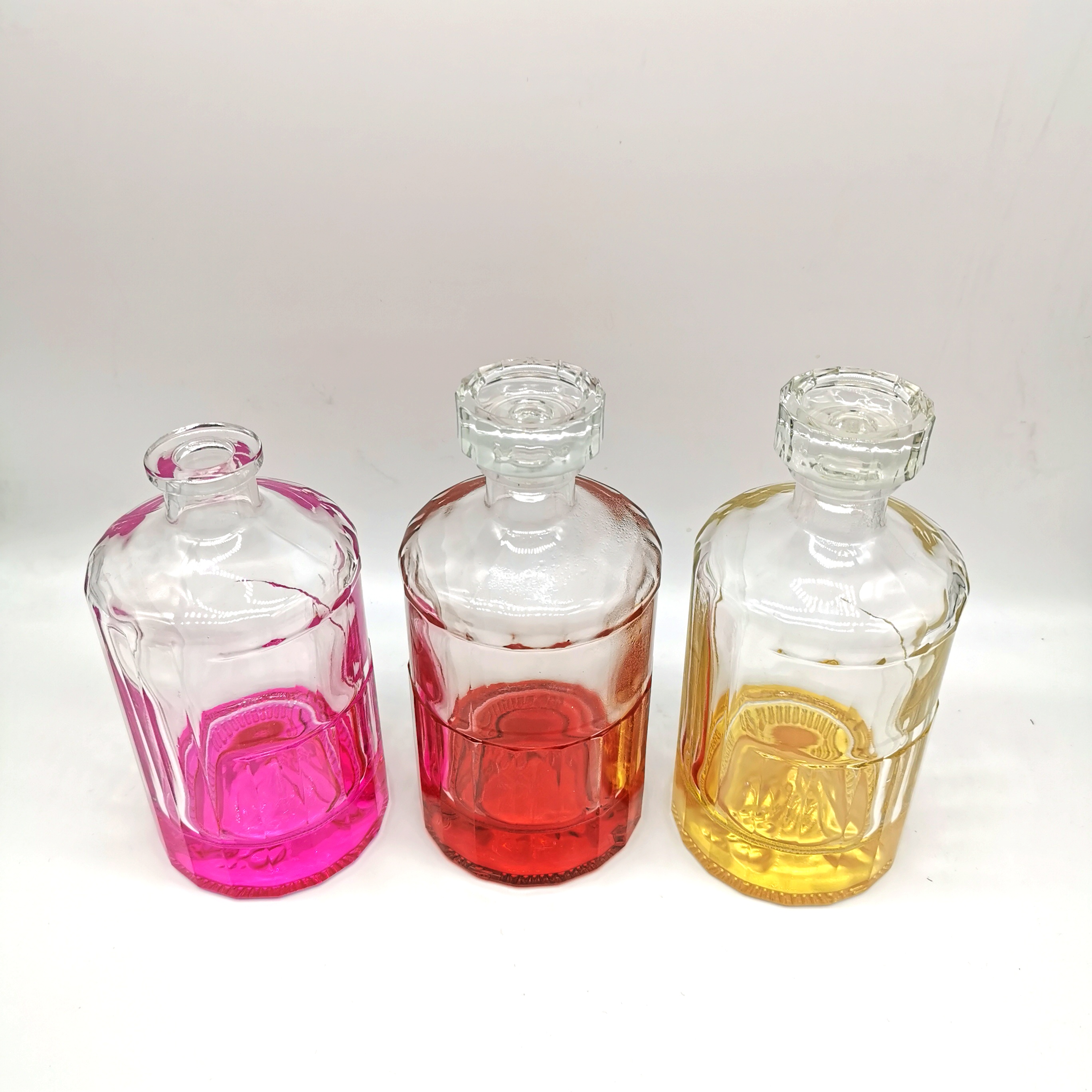 Super Flint Glass Body Material 250ml 500ml 700ml Glass Liquor Brandy Bottle for Bar