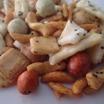 Starch Japanese Baked Rice Crackers Rice Cracker Mix With Coated Peanuts
