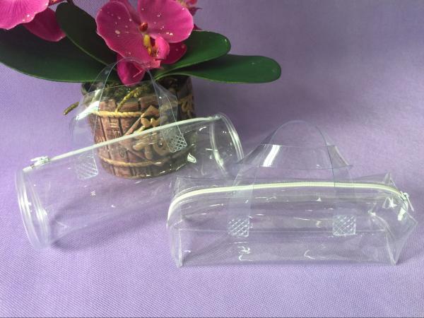 Buy cheap Clear Handle PVC Packing Bag , Plastic Toy Round PVC Gift Bags from wholesalers