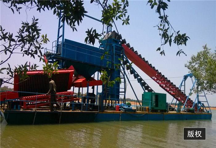 Gold Panning Bucket Chain Dredger 15m Dredging Depth ISO9001 Certified