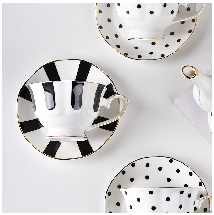 Europe Design Ceramic Porcelain Tea Cup And Saucer Set 180ml Gold Line Gold Rim Mug Spoon