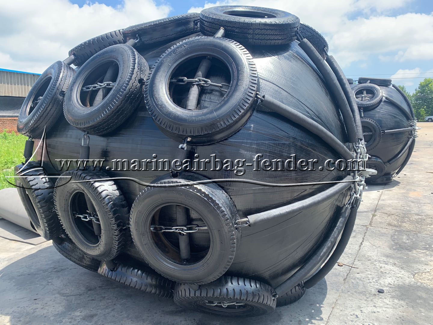 Ship To Ship Dia 0.3m-4.5m Pneumatic Rubber Fender Marine Vessels Yokohama Type