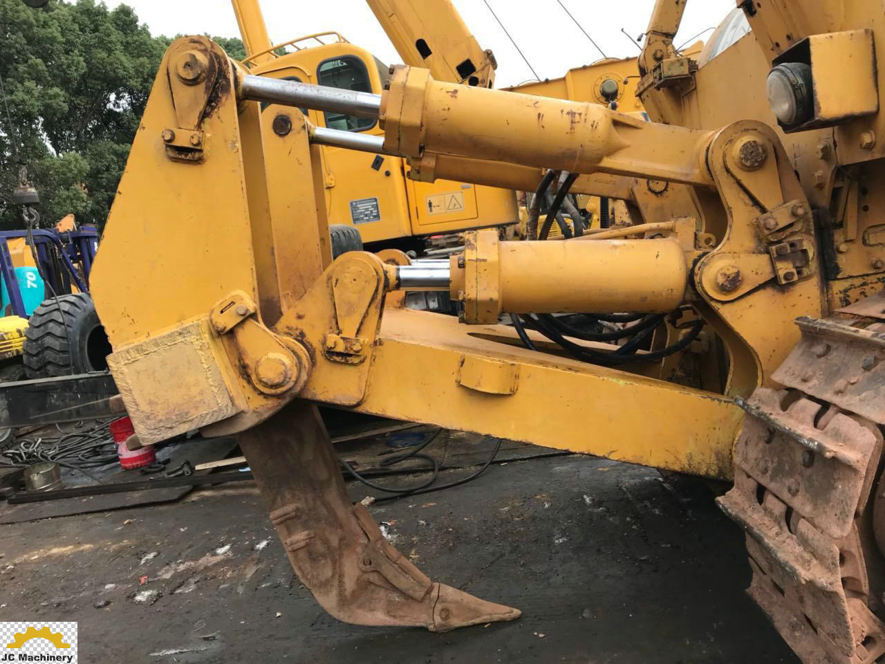 D8K Enclosed Cabin Old CAT Dozers , Strong Second Hand Dozer 31T Weight