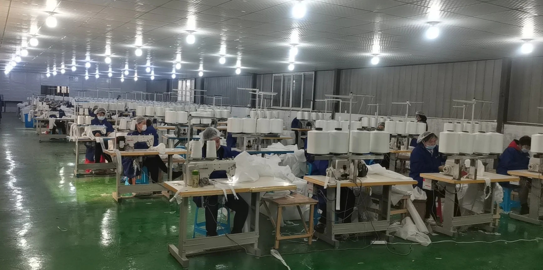 Industrial Safety Guaranteed With Disposable PP CPE PE Waterproof Industrial Boots