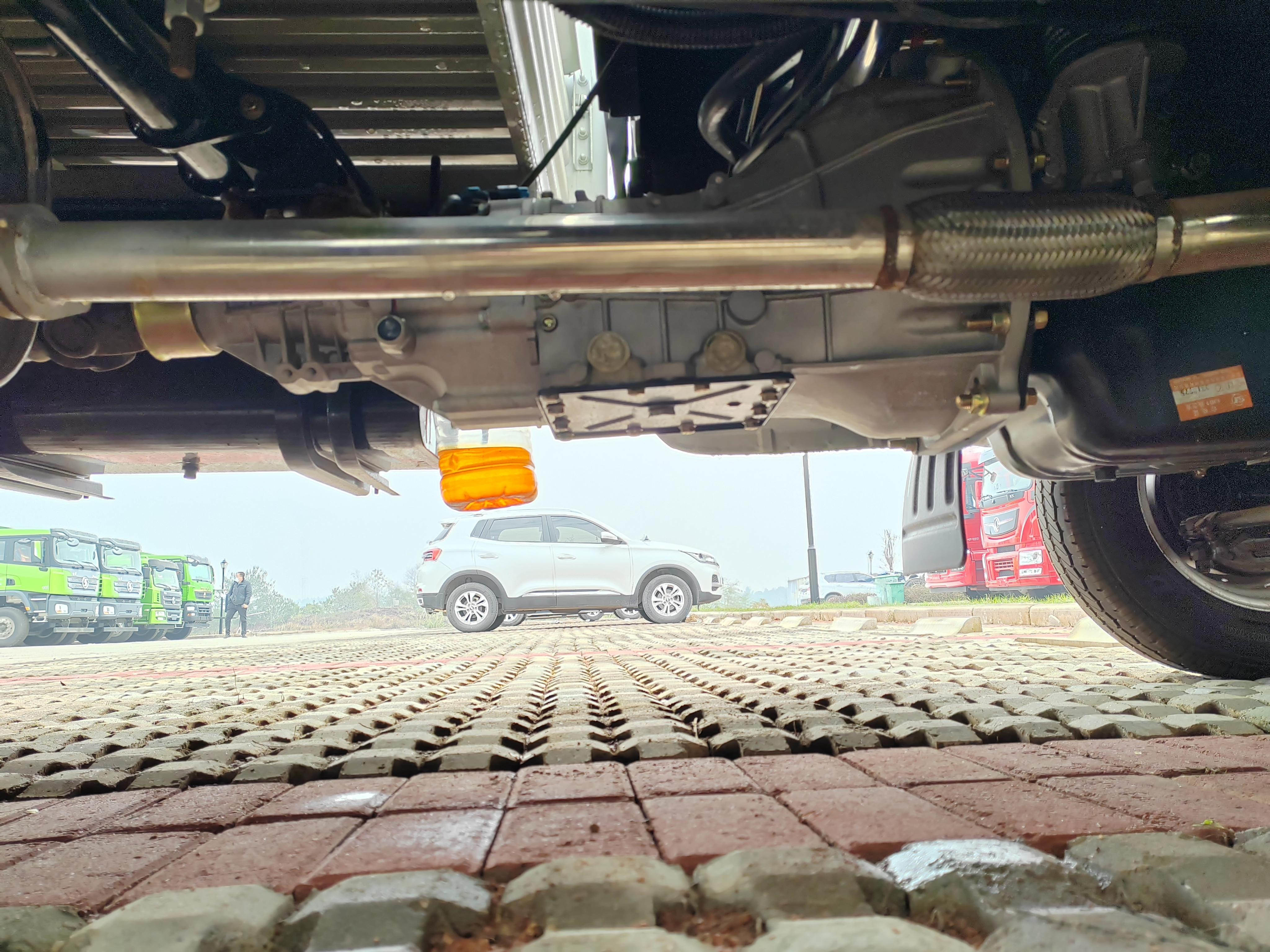 Lorry Truck Size 4*2 Drive Mode Sojen Light Truck Single Cab Diesel Isuzu Engine