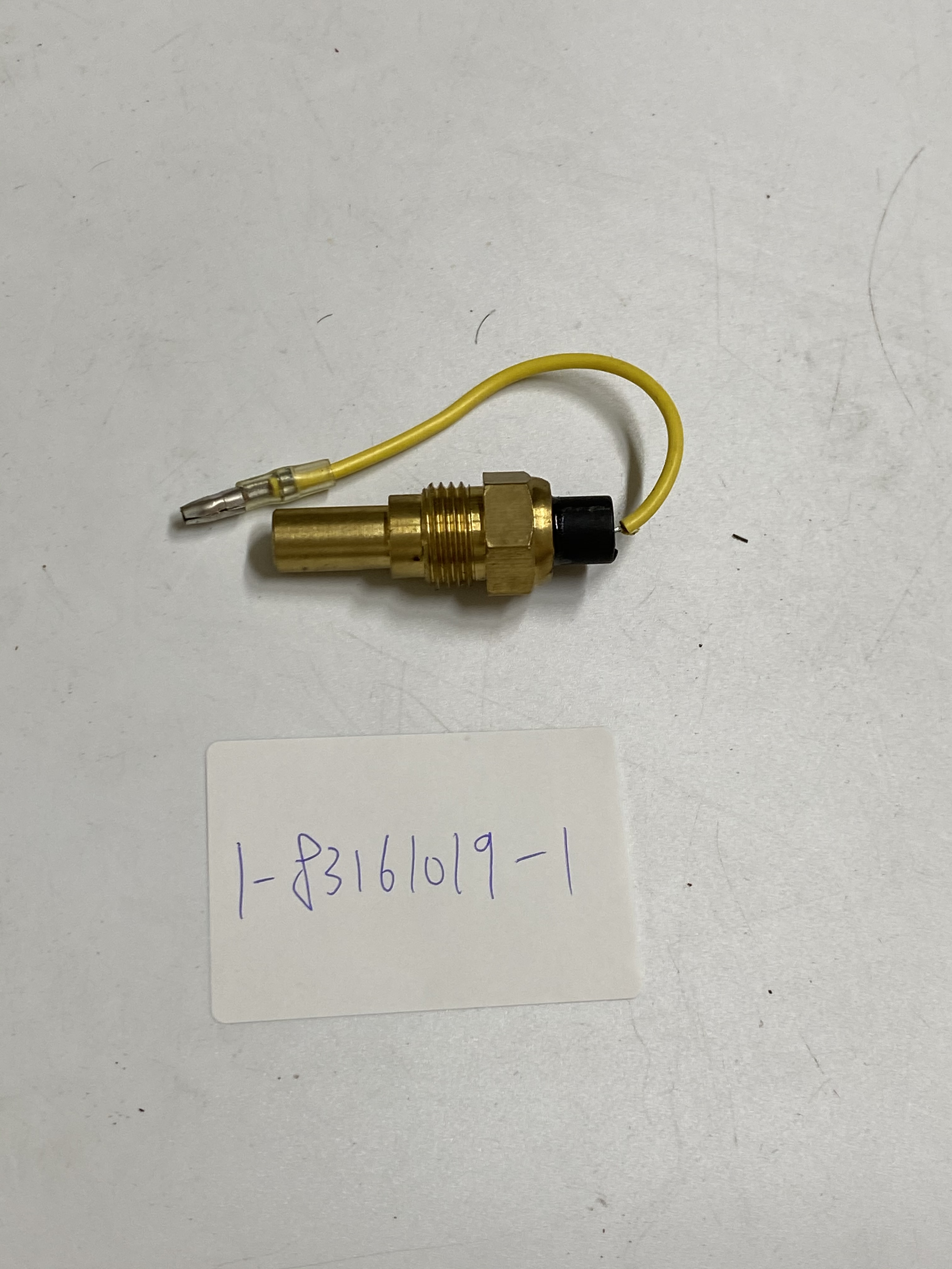 EX200-2 EX200-5 EX200-3 Excavator Water Temperature Sensor Switch 1-83161019-1 OEM Support