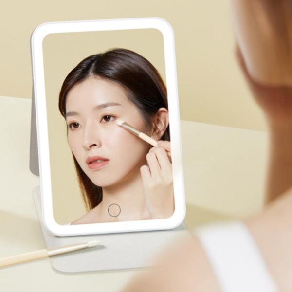 Buy cheap Wholesale Professional Manufacturer Portable Custom Logo Led Compact Mirror Private Label Mirror Compact from wholesalers