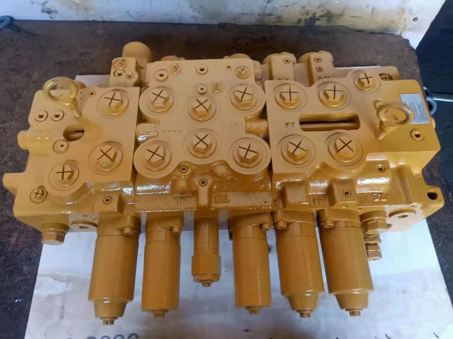 SK200-6 SK200-3 Main Control Valve For Excavator YN30V00084F1