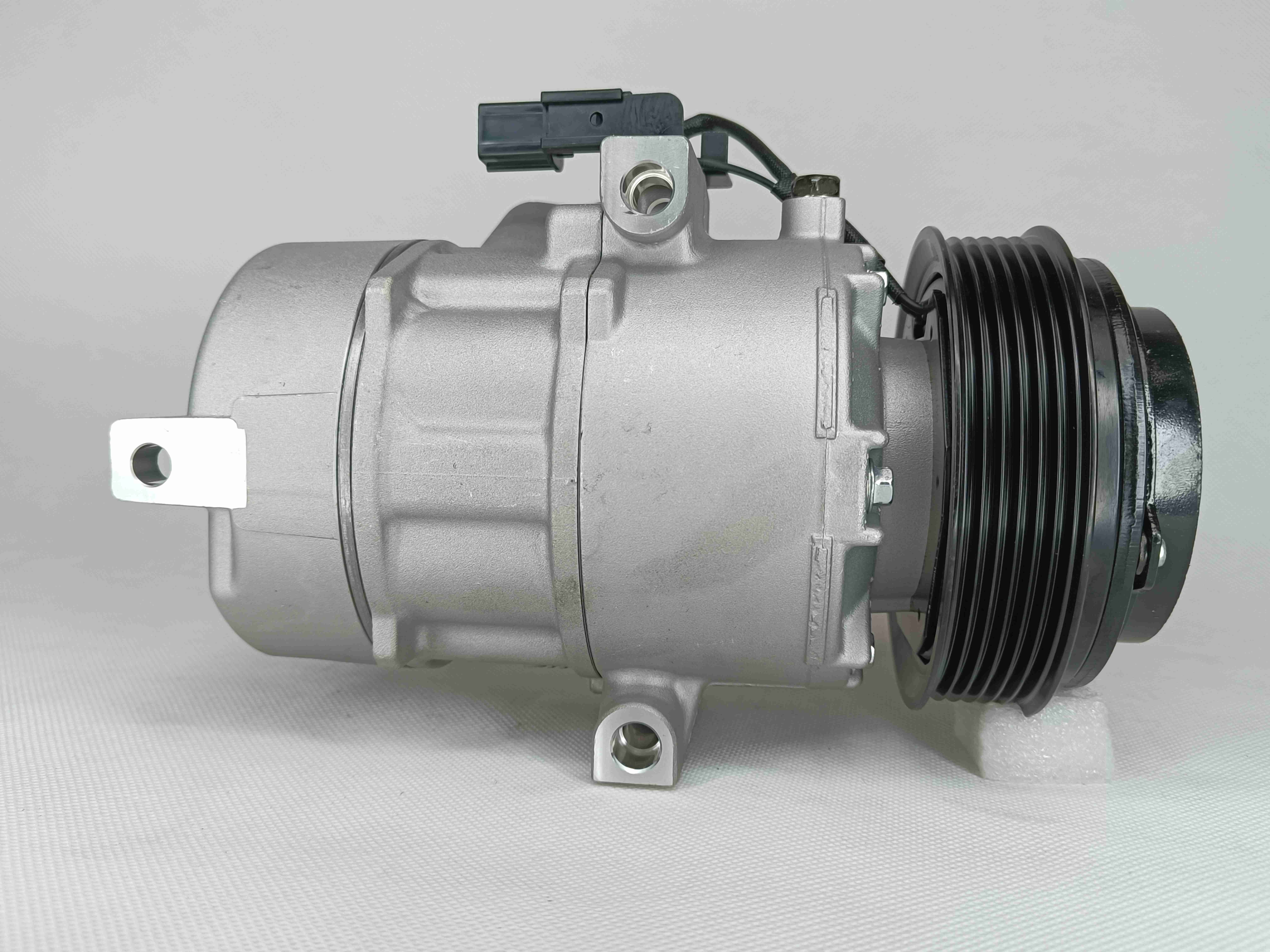 Auto Ac Conditioning Compressor For Kia Sportage2.0 OEM 977014T000