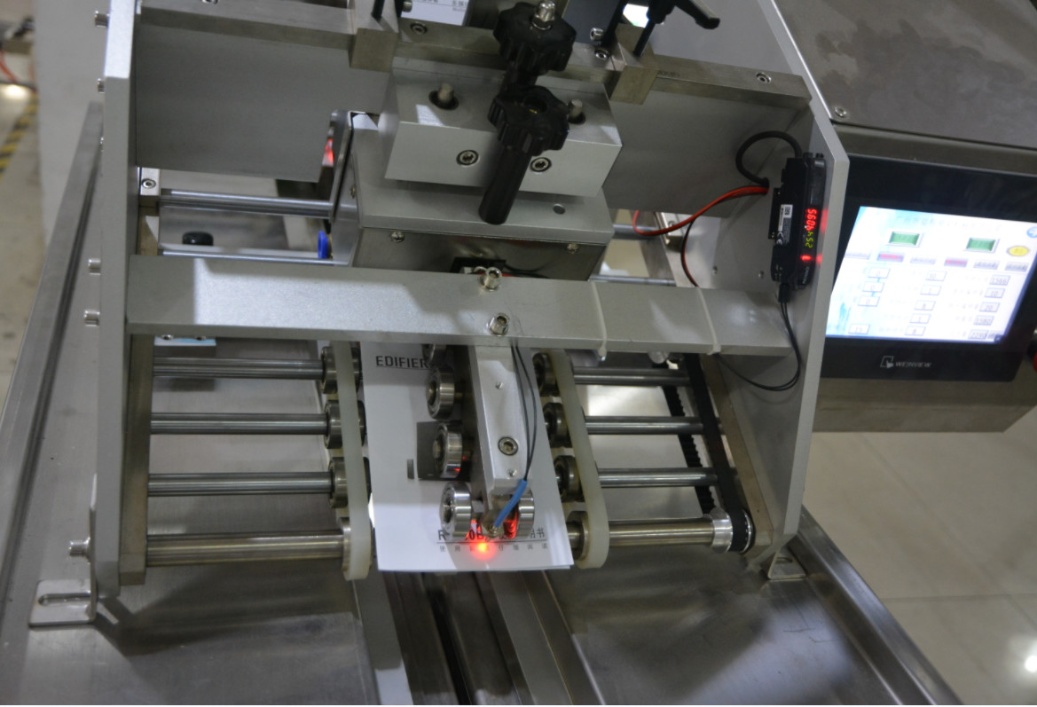 Door Handle Flow Wrap Packing Machine 120 Bags/Min Pillow Wrapping Machine