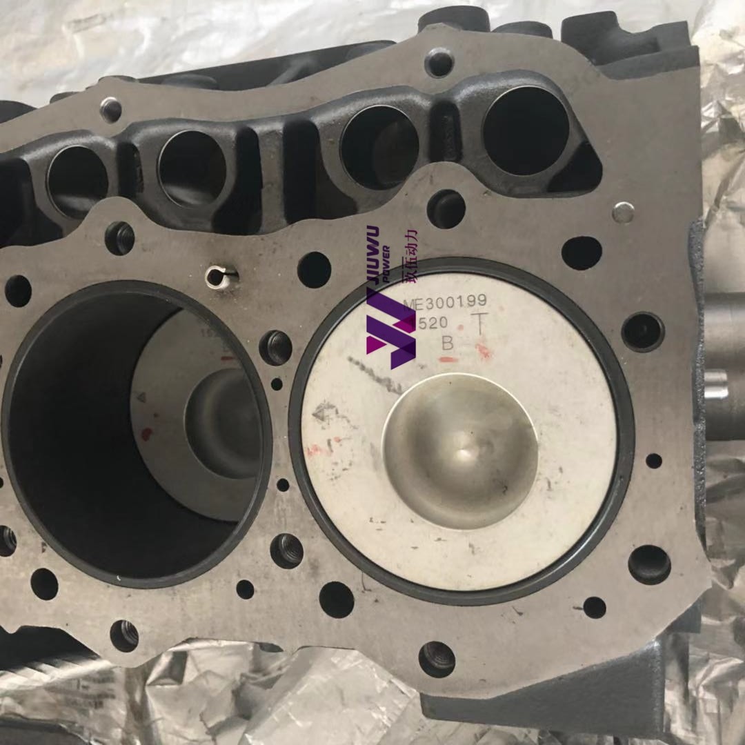 Mitsubishi 6D24 Excavator Spare Parts ME993971 Cylinder Block