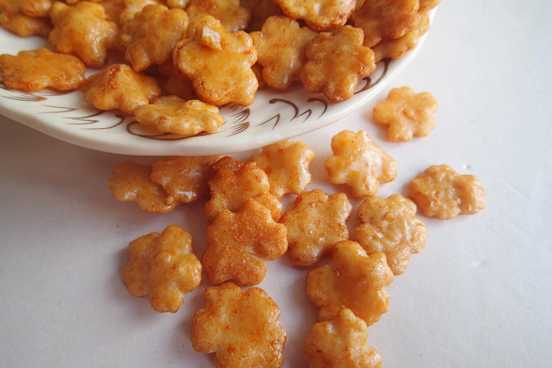 Japanese imported snack salty delicious casual rice crackers