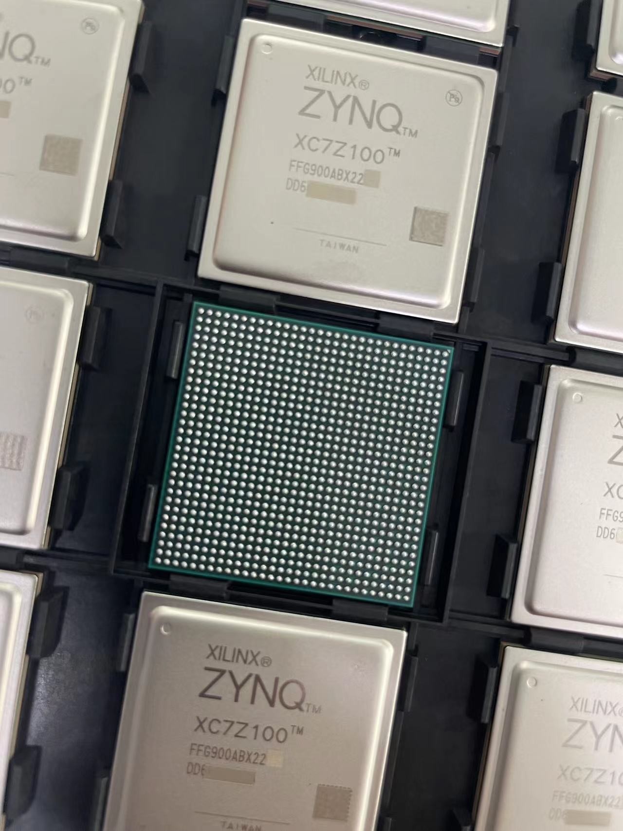 Quality 800mhz Programmable Logic Gate Array XC7Z100 2FFG900I IC SOC CORTEX-A9 900FCBGA for sale