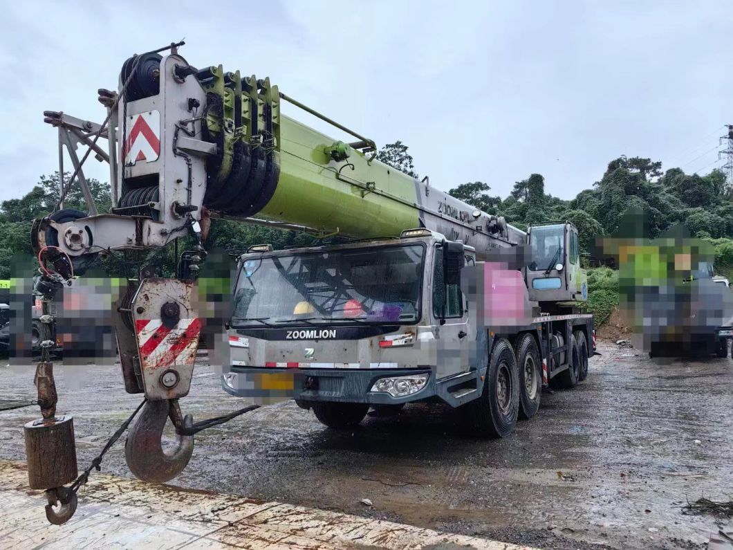 Zoomlion Mobile Truck Crane 80 Tons of Factory Inventory Clearance Discount Sale